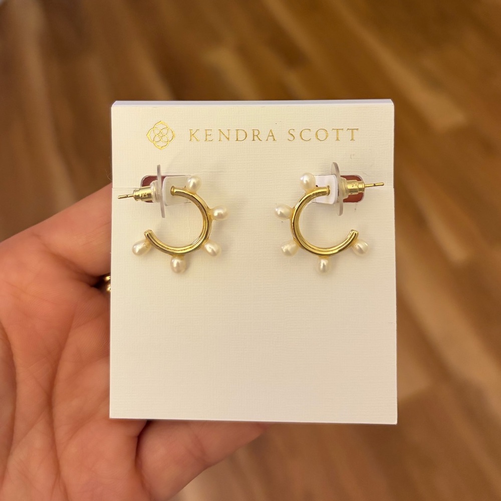 Kendra Scott Gold Leighton Huggie Earrings Pearl Hoops